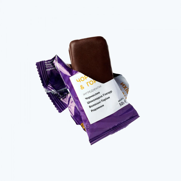 БАТОНЧИК CBD «ЧОРНОСЛИВ І ГОРІХИ» У ШОКОЛАДІ — 50 Г